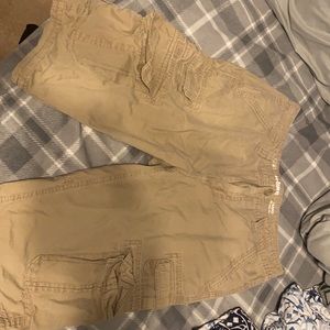 Men Khaki cargo shorts